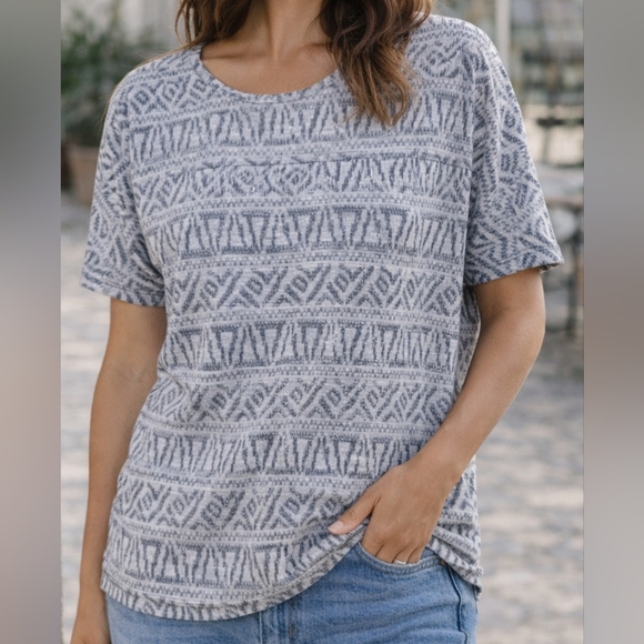 Chico's Tops - Chico's | Gray/Blue Patterned Women's Top, Ptp 25"